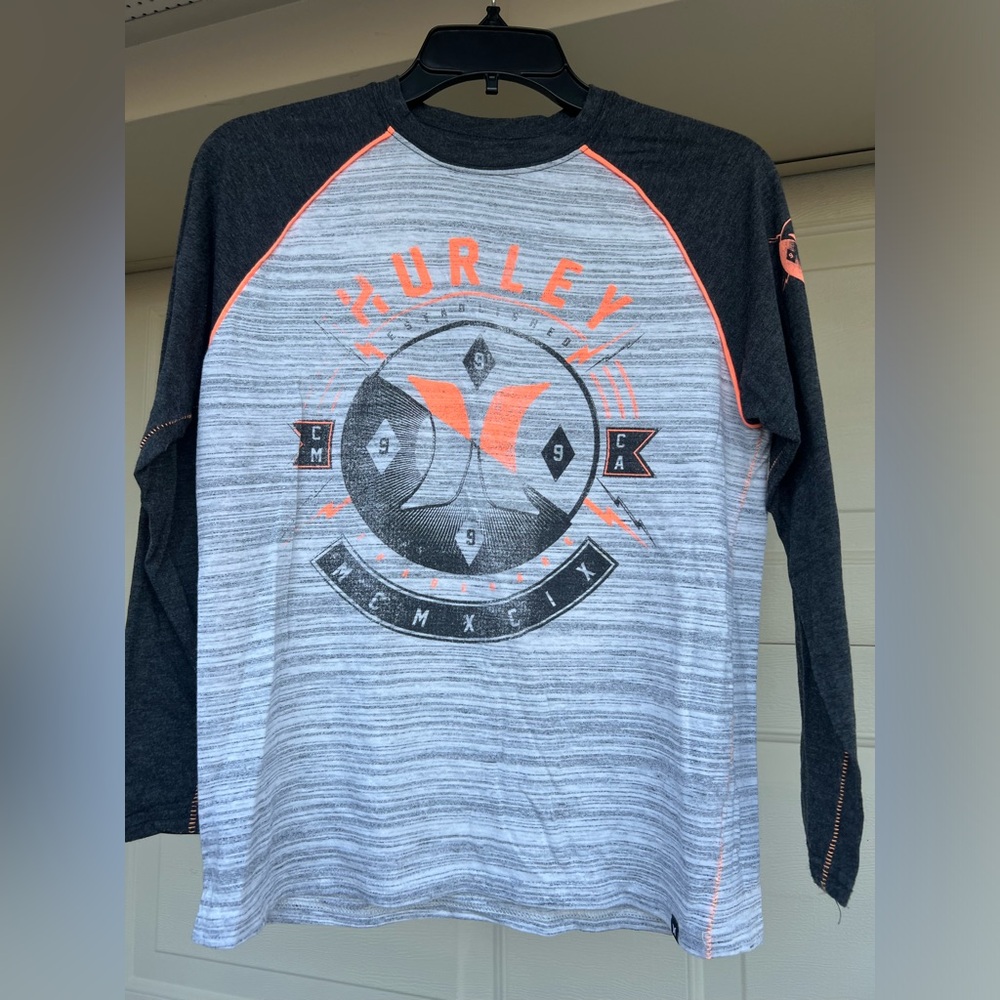 Long sleeve Hurley tee in boys large